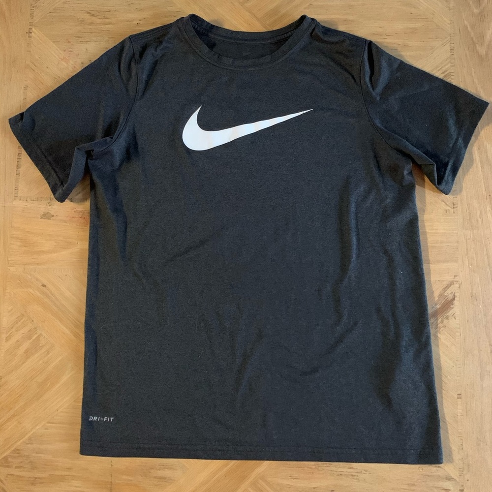 Boys Nike tee